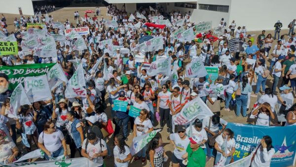 Piso Salarial da Enfermagem começa a ser implantado no país